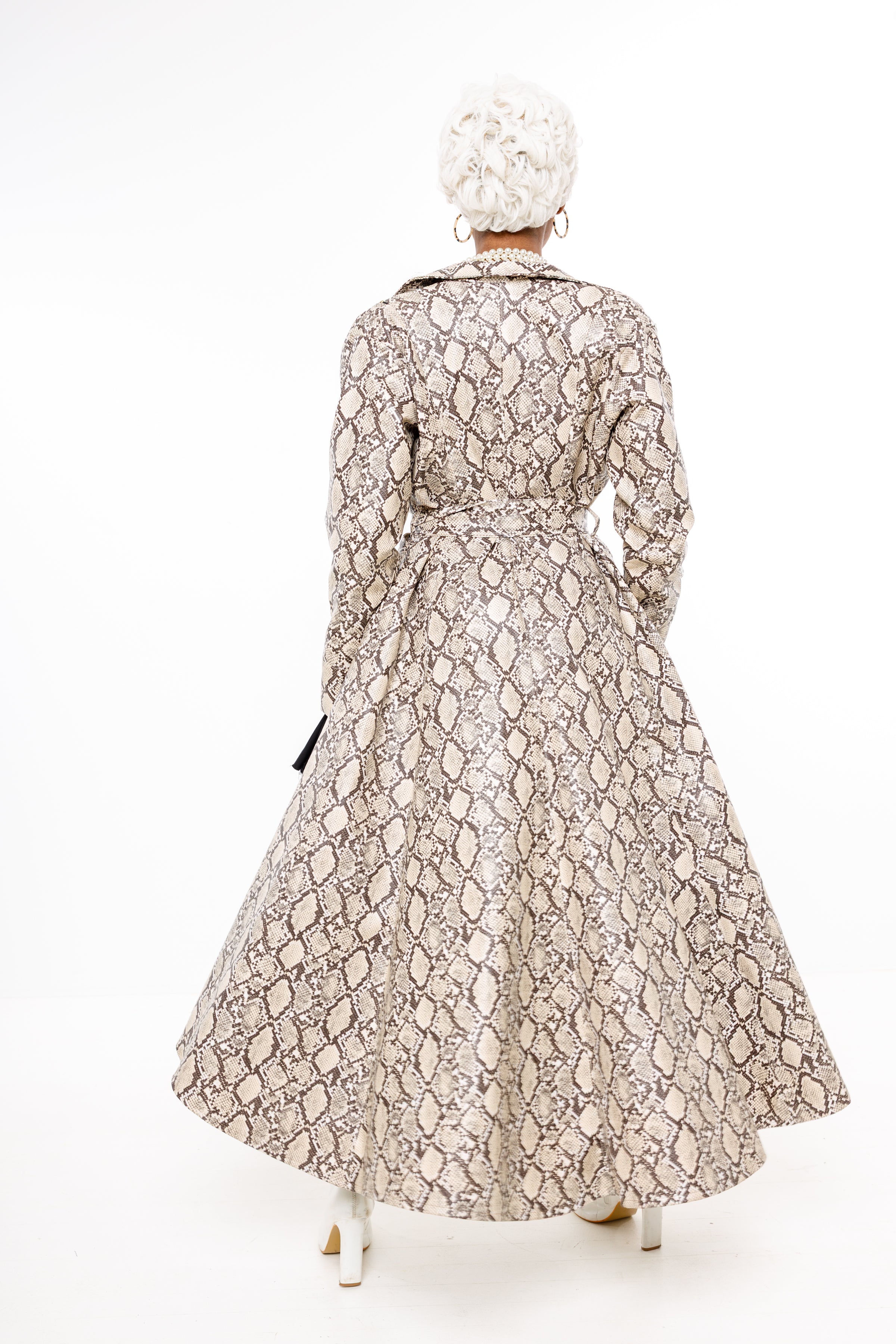 “Anea“ reptile print vixen coat”