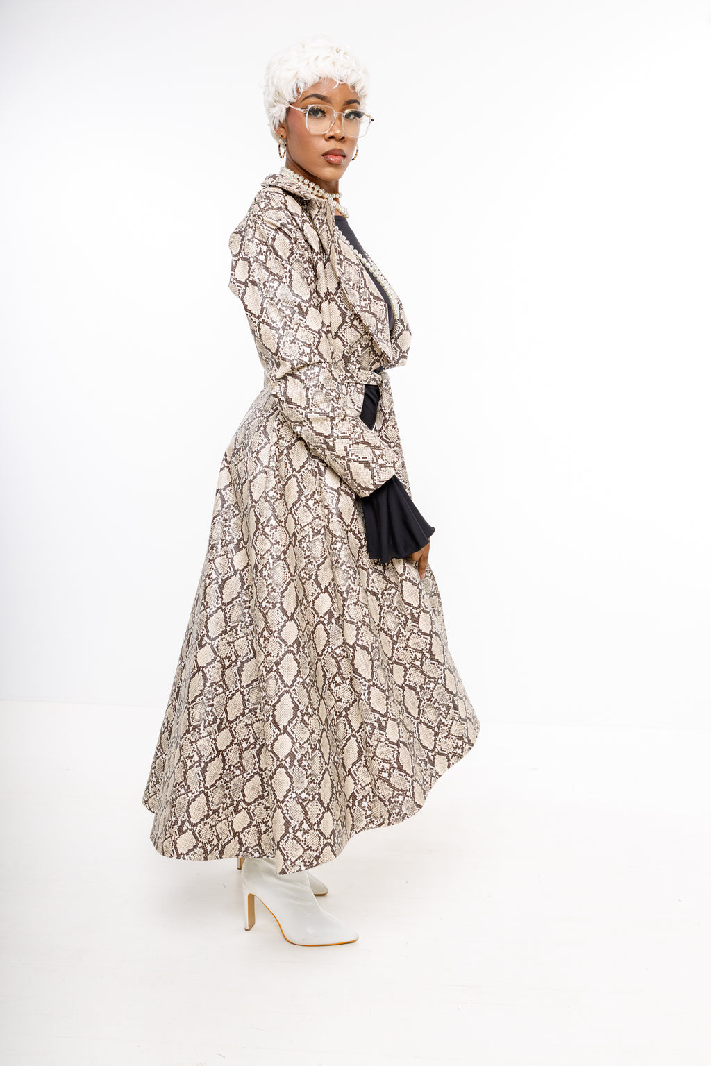 “Anea“ reptile print vixen coat”