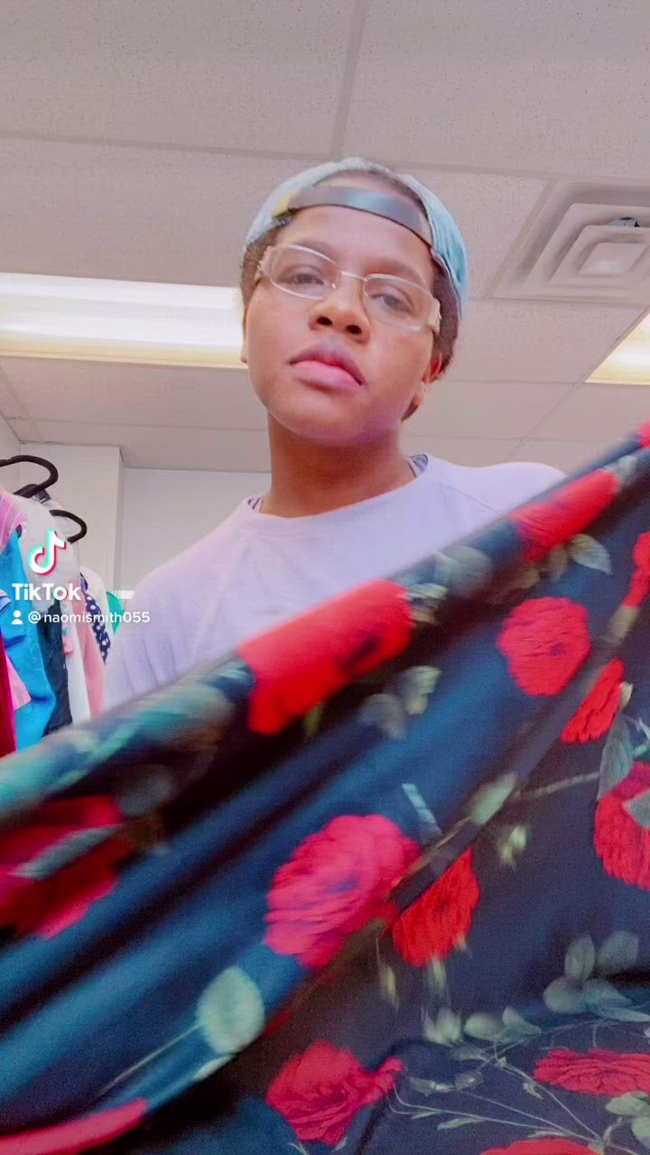 “True desire” Red and black rose print dress