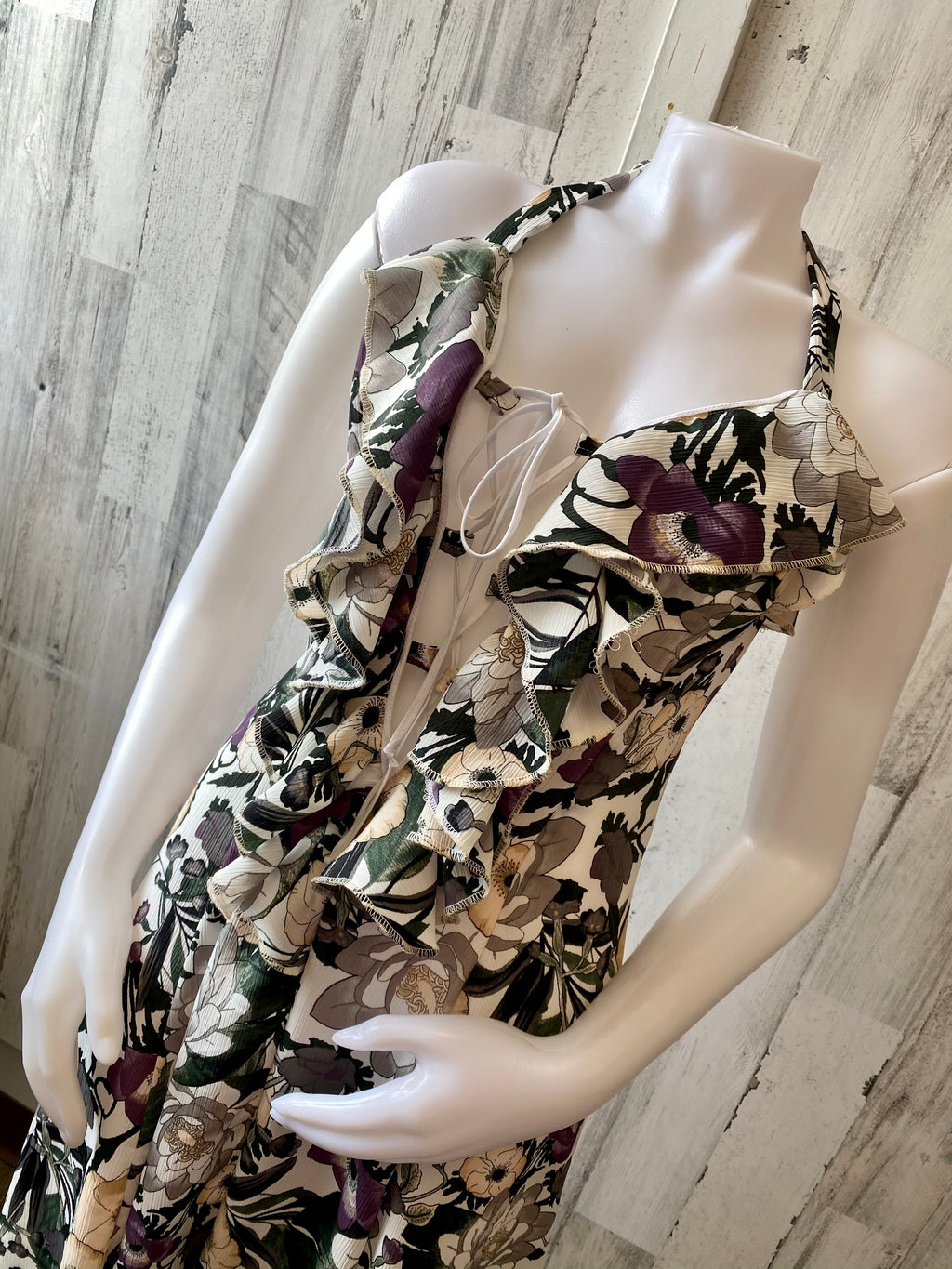 “Rendezvous” ruffle dress